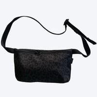 Oh!theGuilt × BROWNIE HOMEMADE /  HANDMADE "LEOPARD" BODY BAG