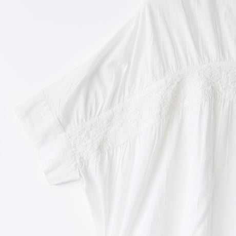 【洗える】バック刺繍コットンブラウス[61213621]natural mist
