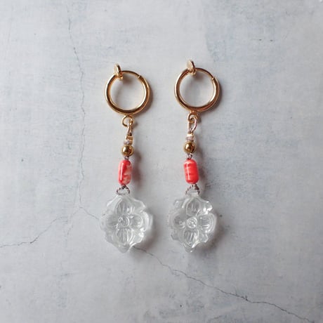 Moroccan Flower Carving×Spiny oyster earring − E233