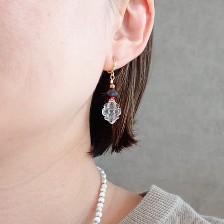 Moroccan Flower Carving × sapphire earring − E232