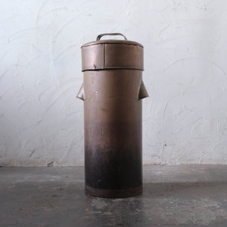 銅製　蓋付き筒型容器