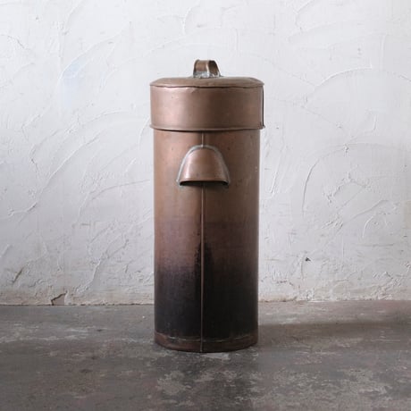 銅製　蓋付き筒型容器