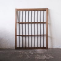 木枠の鉄格子