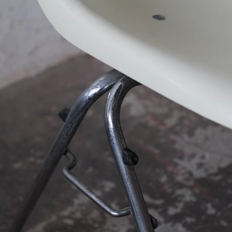 コトブキ　FRP　スタッキングチェア