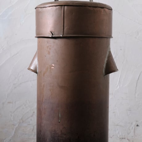 銅製　蓋付き筒型容器
