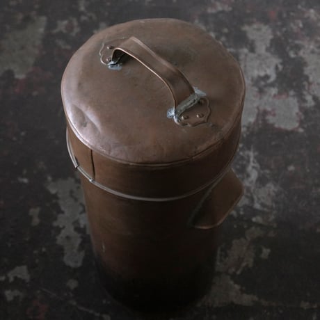 銅製　蓋付き筒型容器