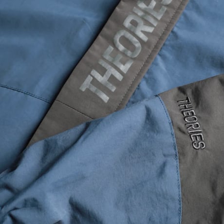 THEORIES ジャケット セオリーズ　Gale Shell Sport Jacket (Blue and Charcoal)