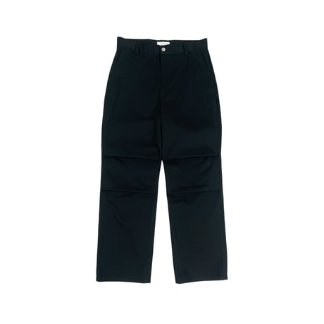 KNEE TUCK CHINO [BLACK]