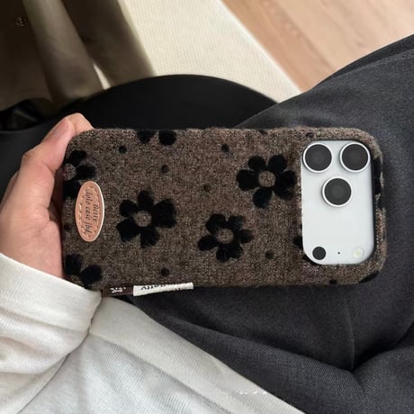 【お取り寄せ商品】iPhoneケース スマホケース iPhone18  iPhone17 iPhone16 iPhone15 ブラウン 花柄 秋冬 韓国 M7219