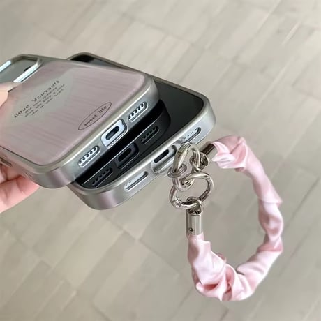 K23338 ハートチェックストラップ付きiPhoneケース