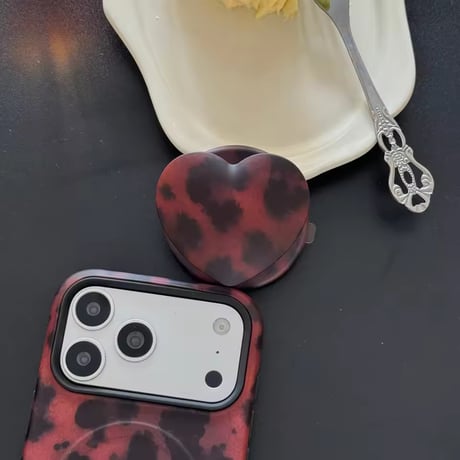 K23314 ブラウンレオパMagSafeハートグリップ＆ストラップ付きiPhoneケース