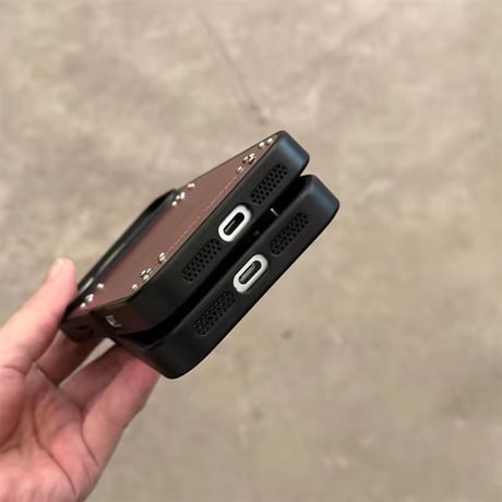 S76007 ヴィンテージスタッズiPhoneケース