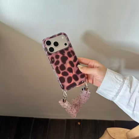 K23303 レオパードフリルハンドストラップ付きiPhoneケース