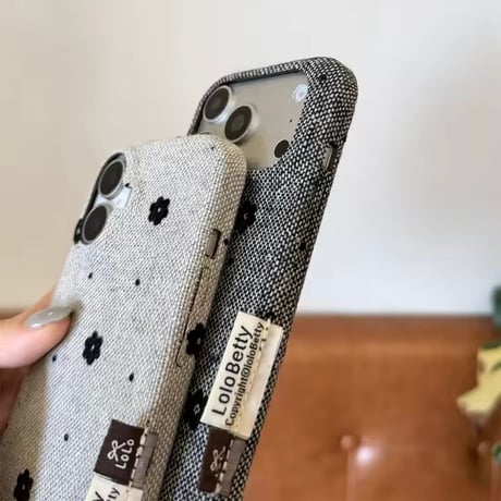 K23334 フラワーチャームストラップ付きiPhoneケース