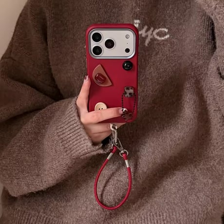 K23330 レトロチャームストラップ付きiPhoneケース