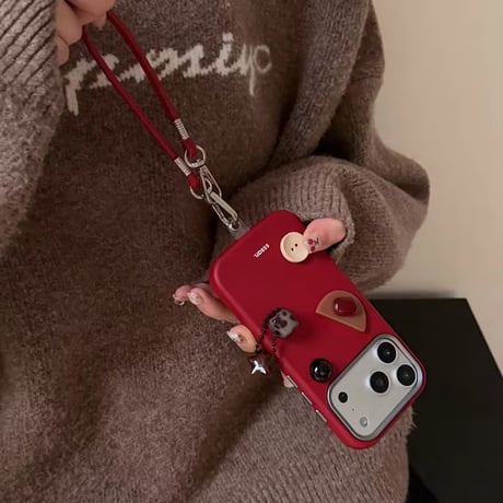 K23330 レトロチャームストラップ付きiPhoneケース