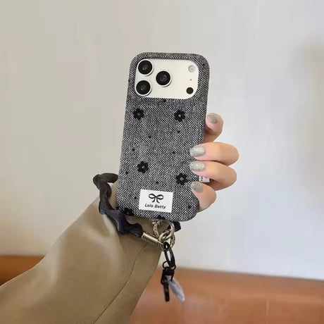 K23334 フラワーチャームストラップ付きiPhoneケース