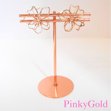 フラワーピアス　thin flower ゴールド　ピンクゴールド