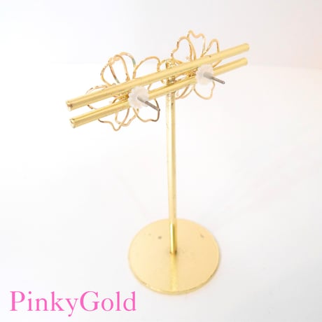 フラワーピアス　thin flower ゴールド　ピンクゴールド