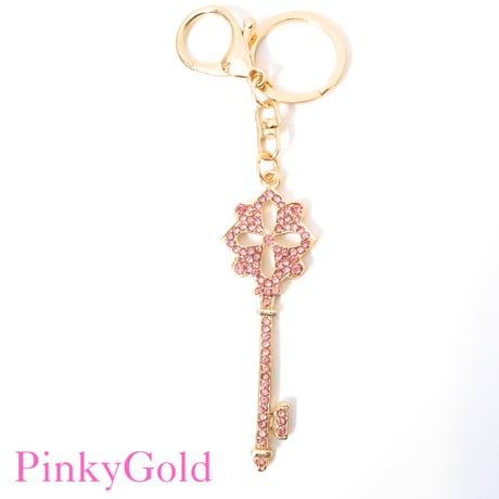 バッグチャーム　キーホルダー　鍵　ピンク