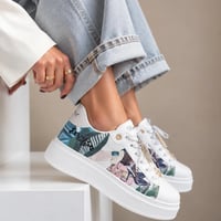 【ベストセラー】nicolelee ファッション レースアップスニーカー★軽量★