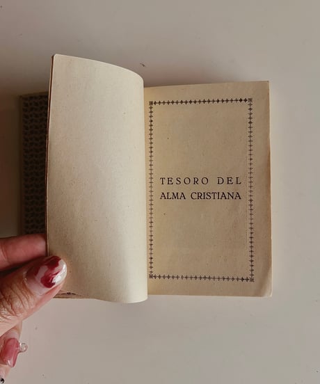 【スペイン蚤の市】 vintage mini prayer book  1940年代もの