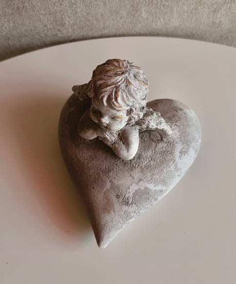heart stone angel objet