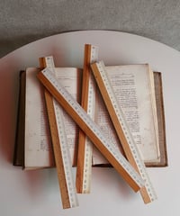【スペイン蚤の市】 木製の定規 wooden ruler