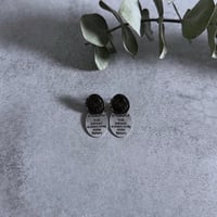 【charmaer】ビンテージロゴピアス