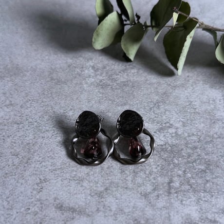 【charmaer】クリスタルツイストピアス