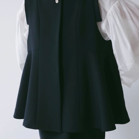 【CHIGNON】ソフトツイルフレアフォルムジレ