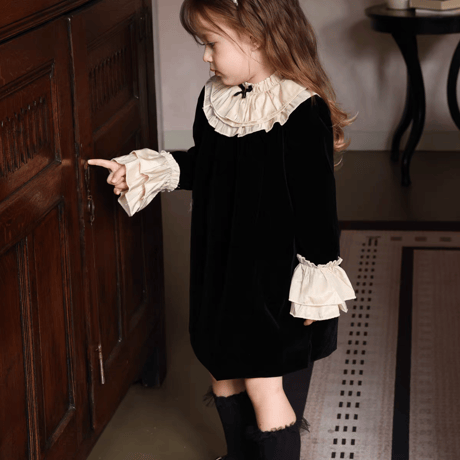 [予約] Cameo Frill Collar Dress