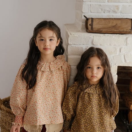 [予約] Rivega Ruffle Blouse/ OREN by Hibyebebe