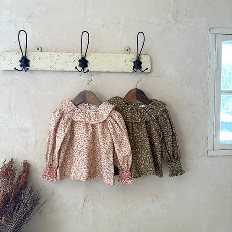 [予約] Rivega Ruffle Blouse/ OREN by Hibyebebe