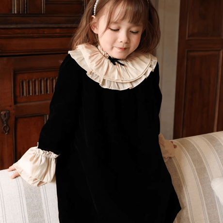 [予約] Cameo Frill Collar Dress