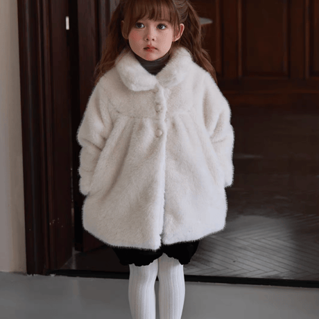 [予約] Polar White Fluffy Coat