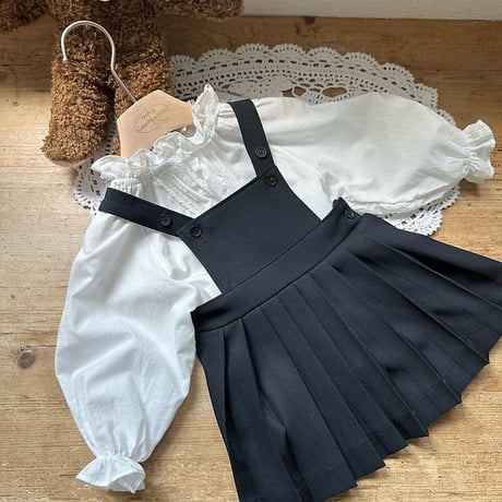 [予約] Louis Pleated Suspender Skirt/ Monbebe