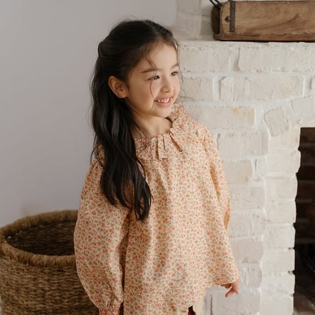 [予約] Rivega Ruffle Blouse/ OREN by Hibyebebe