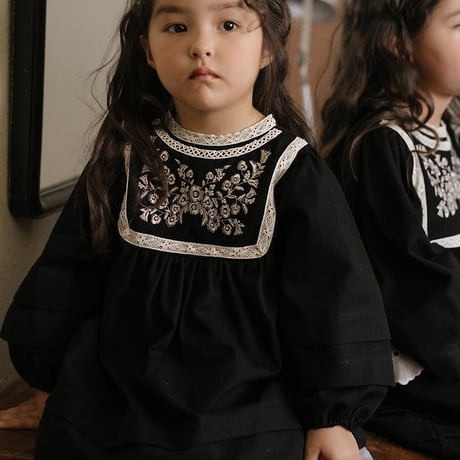 [予約] Fleur Noir Dress/ OREN by Hibyebebe