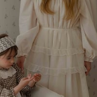 [予約] Organza frill apron(Mom) / OREN by Hibyebebe