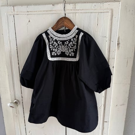[予約] Fleur Noir Dress/ OREN by Hibyebebe