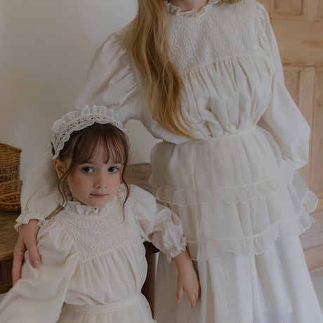 [予約] Organza frill apron(Mom) / OREN by Hibyebebe