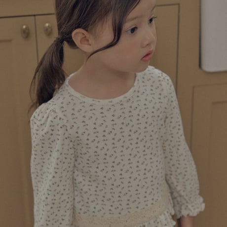 [予約] Lilyinta T-shirt/ Roa