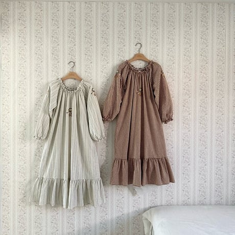 [予約] Olivia Embroidery Dress (Adult)/ Monbebe