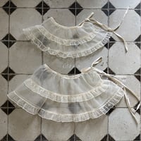 [予約] Organza frill apron / OREN by Hibyebebe