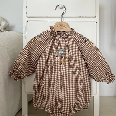 [予約] Olivia Embroidery Suit/ Monbebe