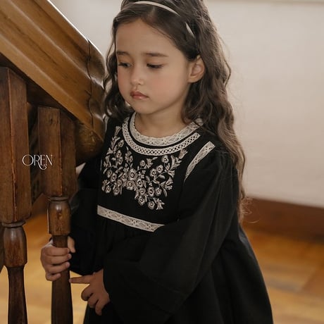 [予約] Fleur Noir Dress/ OREN by Hibyebebe