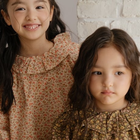 [予約] Rivega Ruffle Blouse/ OREN by Hibyebebe