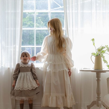 [予約] Organza frill apron / OREN by Hibyebebe