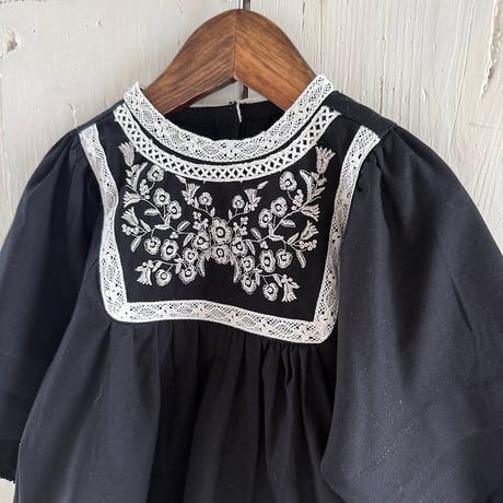 [予約] Fleur Noir Dress/ OREN by Hibyebebe